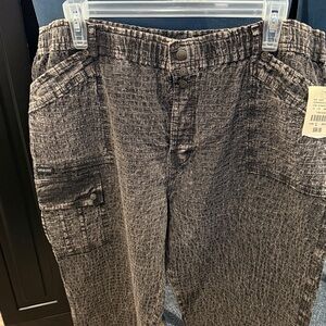 Columbia Charcoal Textured Cargo Capris